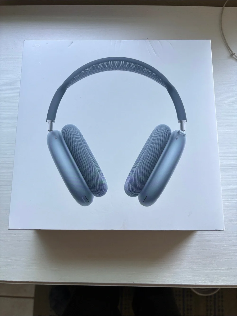 Apple Airpods Max in Blue - Picture 12 of 14